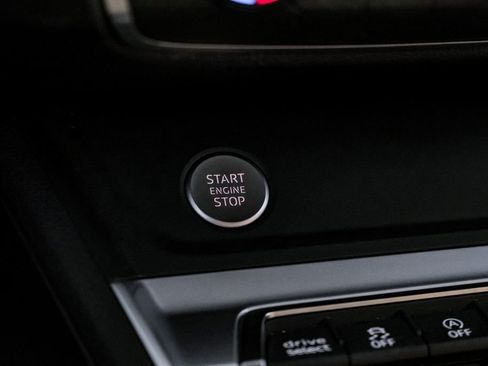 Used 2020 Audi Q3 2.0T Prestige w/ Prestige Package image 28