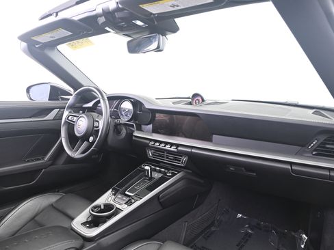 Certified 2024 Porsche 911 Targa 4S AWD/4WD image 22