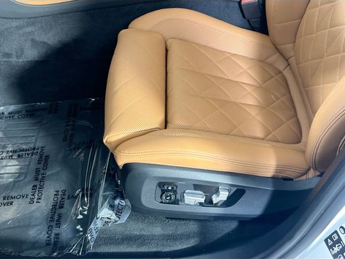 Used 2023 BMW X7 xDrive40i w/ Premium Package AWD/4WD image 19