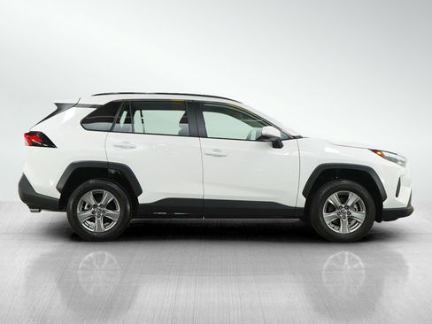Used 2025 Toyota RAV4 XLE AWD/4WD image 6