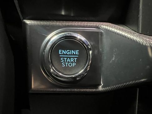 Used 2025 Ford F150 Lariat AWD/4WD image 31
