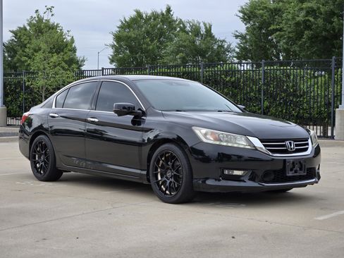 Used 2014 Honda Accord Touring image 6