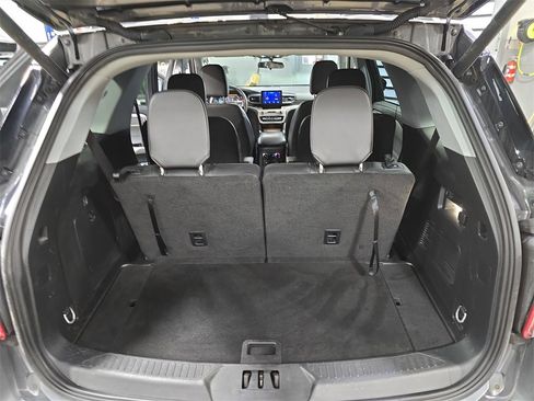 Used 2023 Ford Explorer XLT w/ Equipment Group 202A image 15