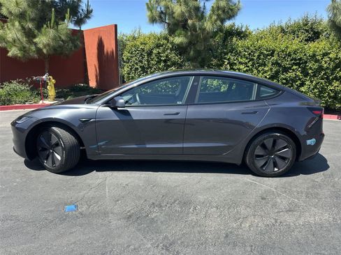 Used 2025 Tesla Model 3 Long Range RWD image 3