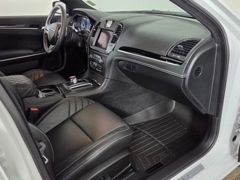 Used 2023 Chrysler 300 C image 35