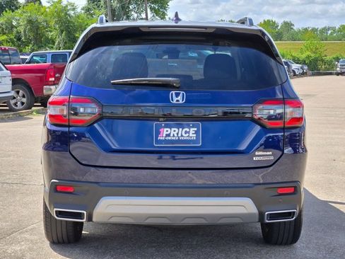 Used 2024 Honda Pilot Touring image 6