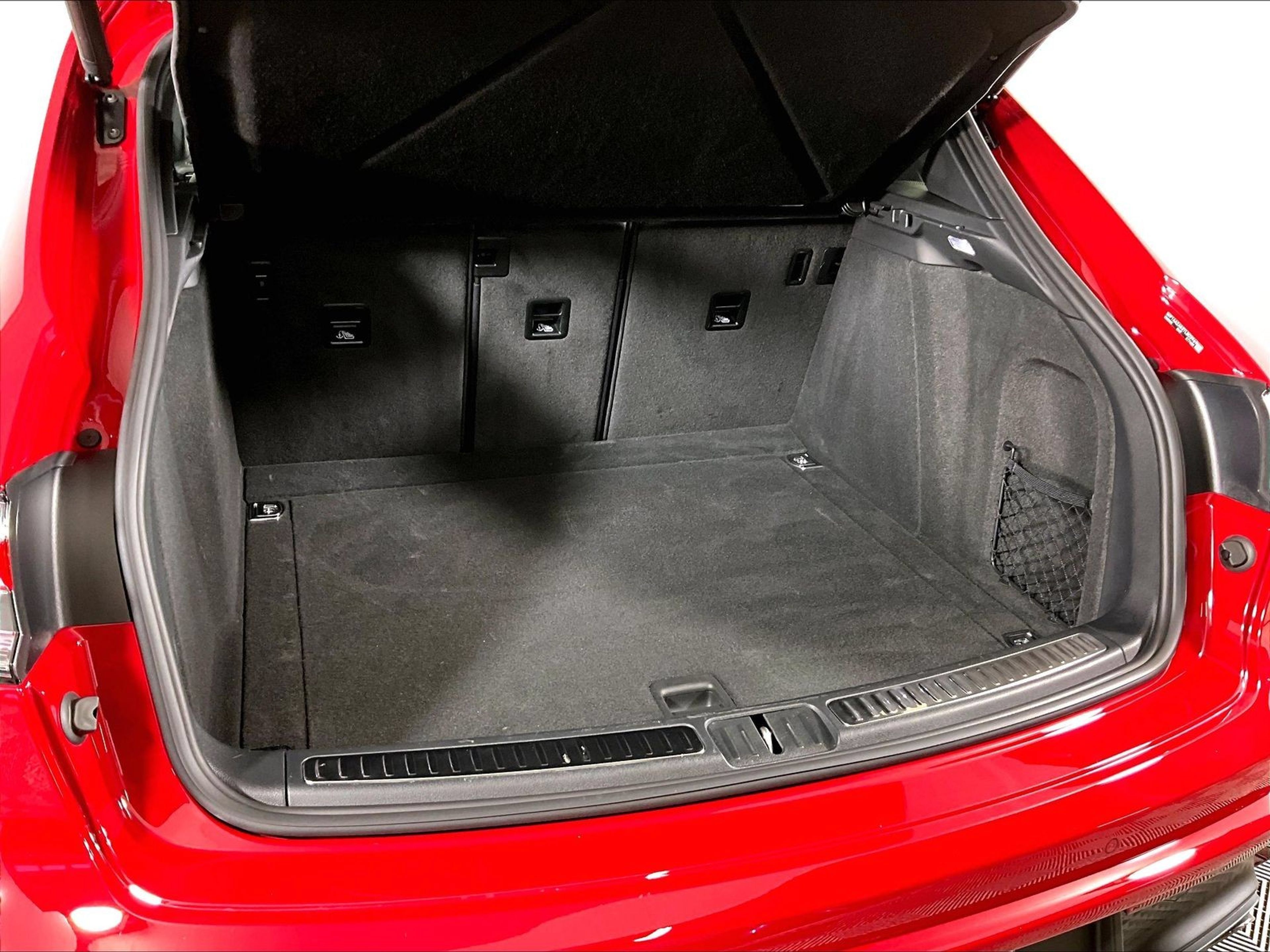 Used 2026 Porsche Macan AWD/4WD image 24