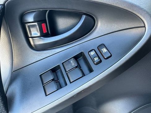 Used 2011 Toyota RAV4 2WD image 20