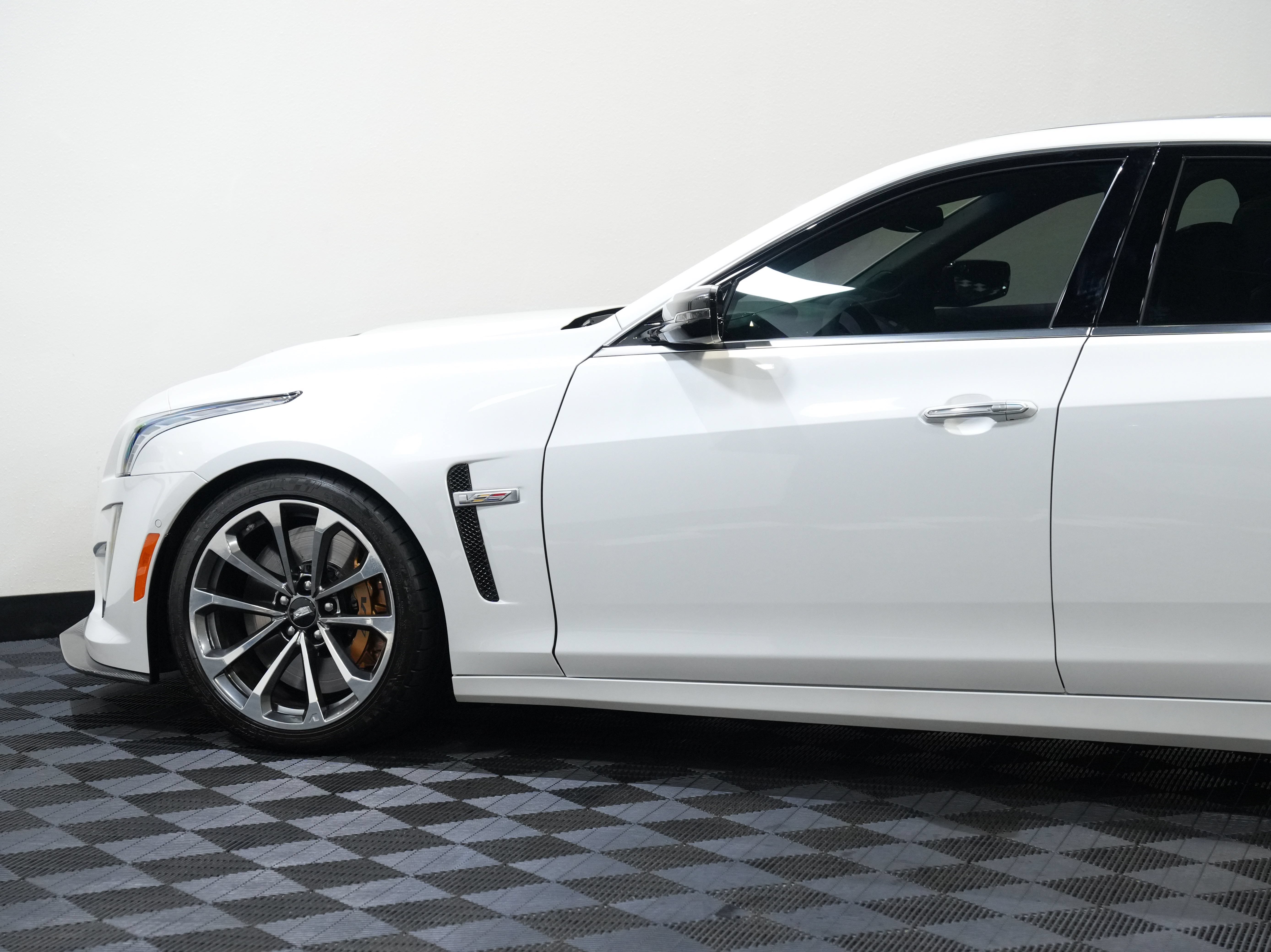Used 2016 Cadillac CTS V w/ Carbon Fiber Package RWD image 20