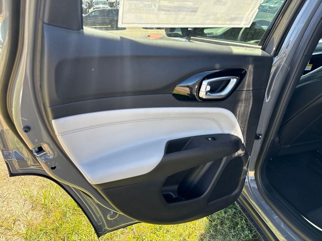 New 2026 Jeep Compass Limited AWD/4WD image 21