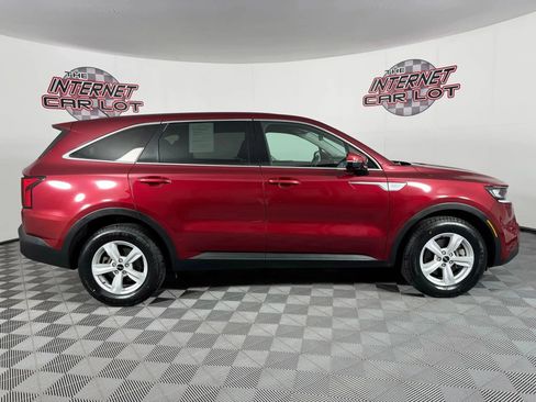 Used 2023 Kia Sorento LX FWD image 8