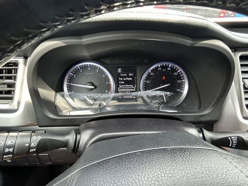 Used 2019 Toyota Highlander XLE AWD/4WD image 5