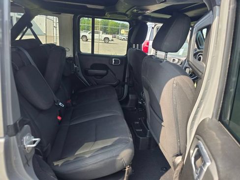 Used 2023 Jeep Wrangler Unlimited w/ Sun & Screen Package AWD/4WD image 35