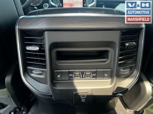 Used 2025 RAM 1500 Laramie AWD/4WD image 18