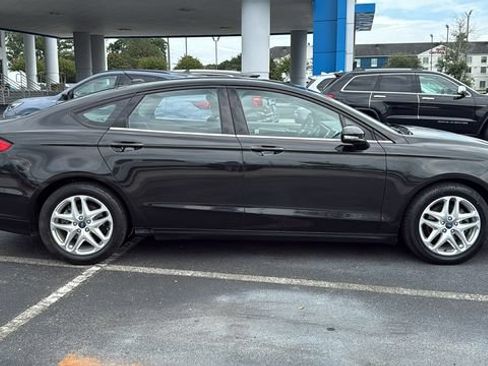 Used 2013 Ford Fusion SE FWD image 8