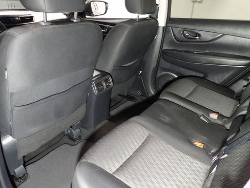Used 2019 Nissan Rogue SV AWD/4WD image 10