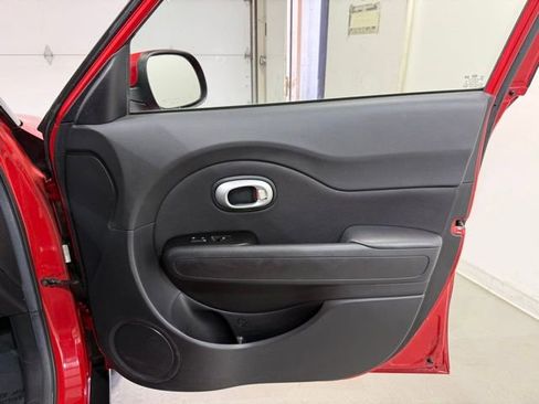 Used 2015 Kia Soul + FWD image 22