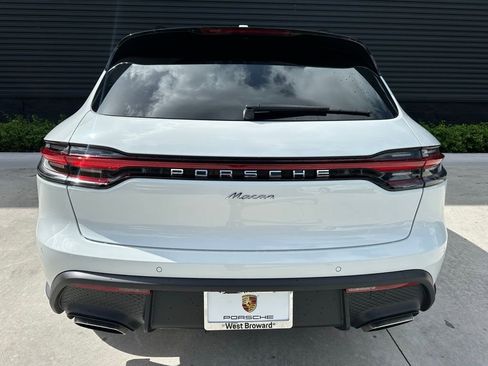 Certified 2025 Porsche Macan image 11