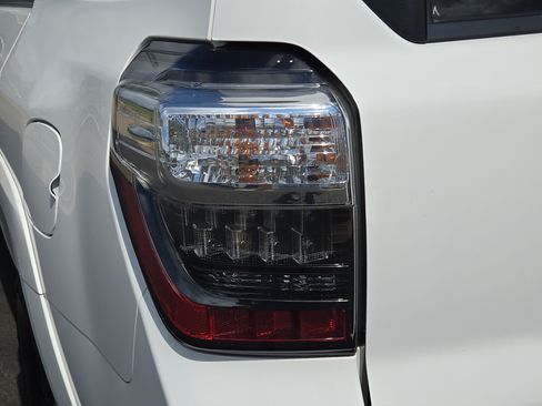Used 2016 Toyota 4Runner Trail Premium AWD/4WD image 12