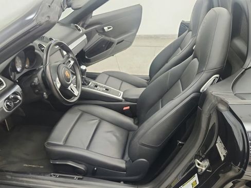 Used 2018 Porsche 718 Boxster S RWD image 38