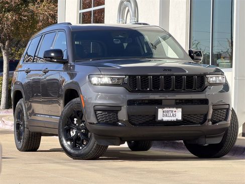 New 2025 Jeep Grand Cherokee L Altitude image 2