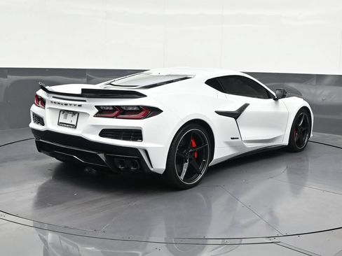 Used 2025 Chevrolet Corvette E-Ray AWD/4WD image 5