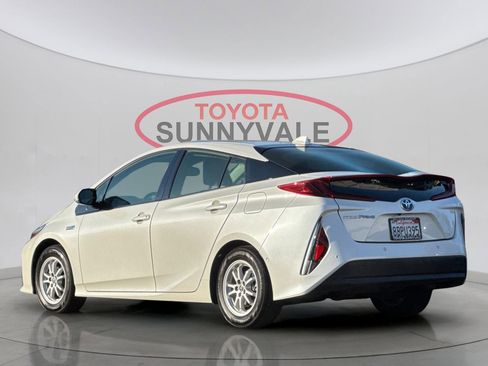 Used 2017 Toyota Prius Prime Advanced image 8