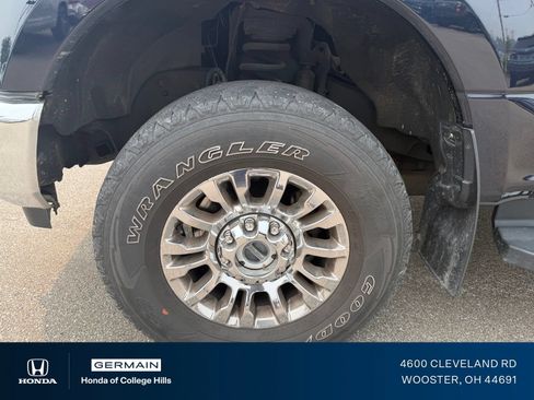 Used 2021 Ford F250 XLT w/ XLT Premium Package AWD/4WD image 11