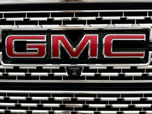 Used 2023 GMC Sierra 3500 Denali w/ Denali Ultimate Package image 11