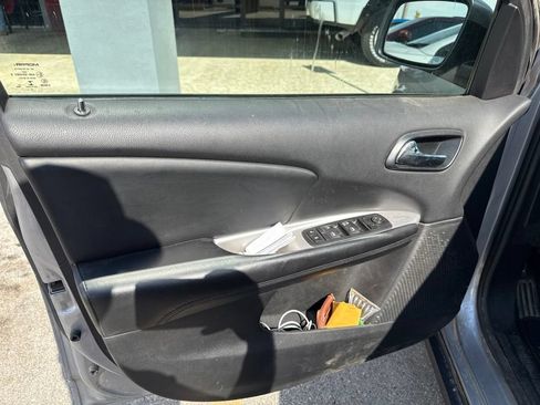 Used 2016 Dodge Journey SXT w/ Comfort/Convenience Group FWD image 10