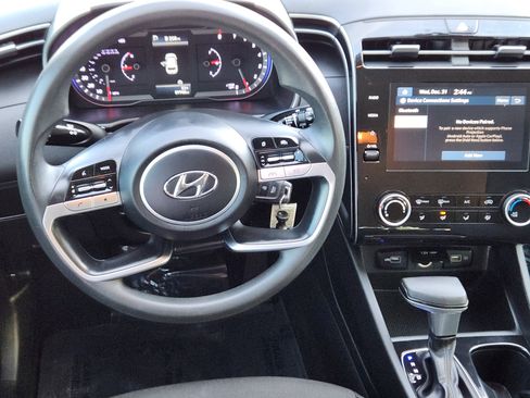 Used 2022 Hyundai Tucson SE image 17