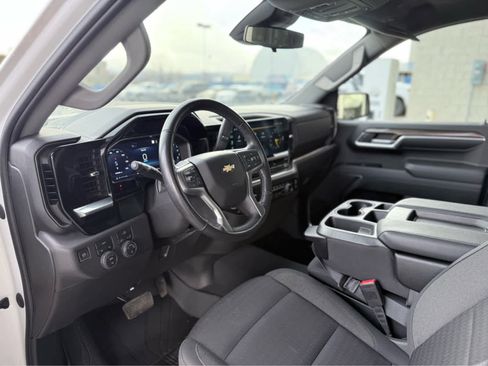 Used 2022 Chevrolet Silverado 1500 LT image 12