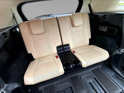 Used 2022 Lexus RX 350L Premium w/ Premium Package AWD/4WD image 25