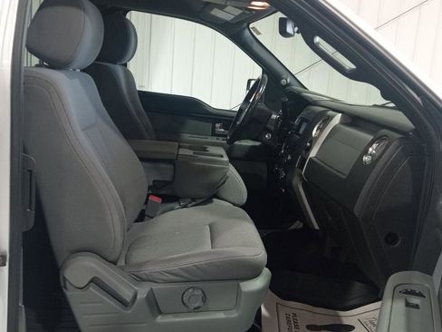 Used 2014 Ford F150 XLT w/ XLT Chrome Package image 4