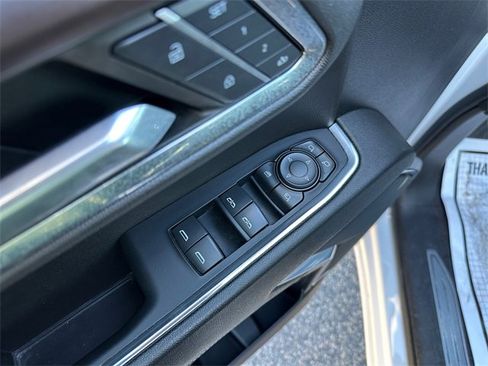 Used 2024 GMC Sierra 1500 SLT image 19