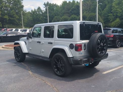 Used 2024 Jeep Wrangler Unlimited Sahara w/ Dual Top Group AWD/4WD image 3