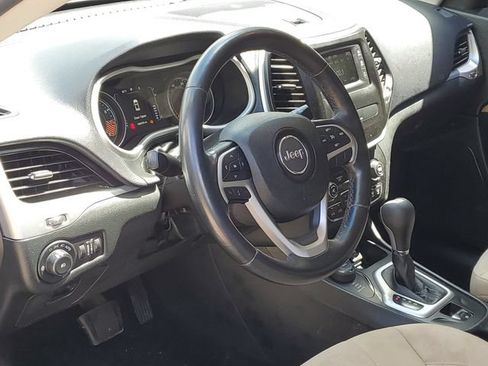 Used 2015 Jeep Cherokee Latitude AWD/4WD image 7