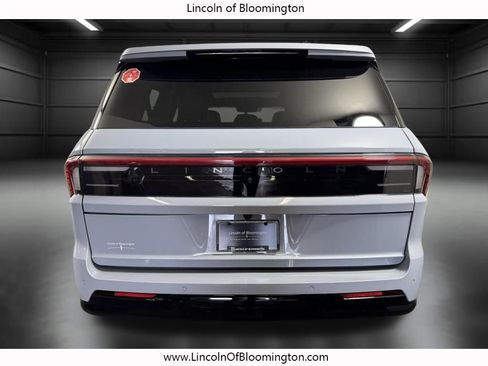 New 2026 Lincoln Navigator L Reserve AWD/4WD image 5