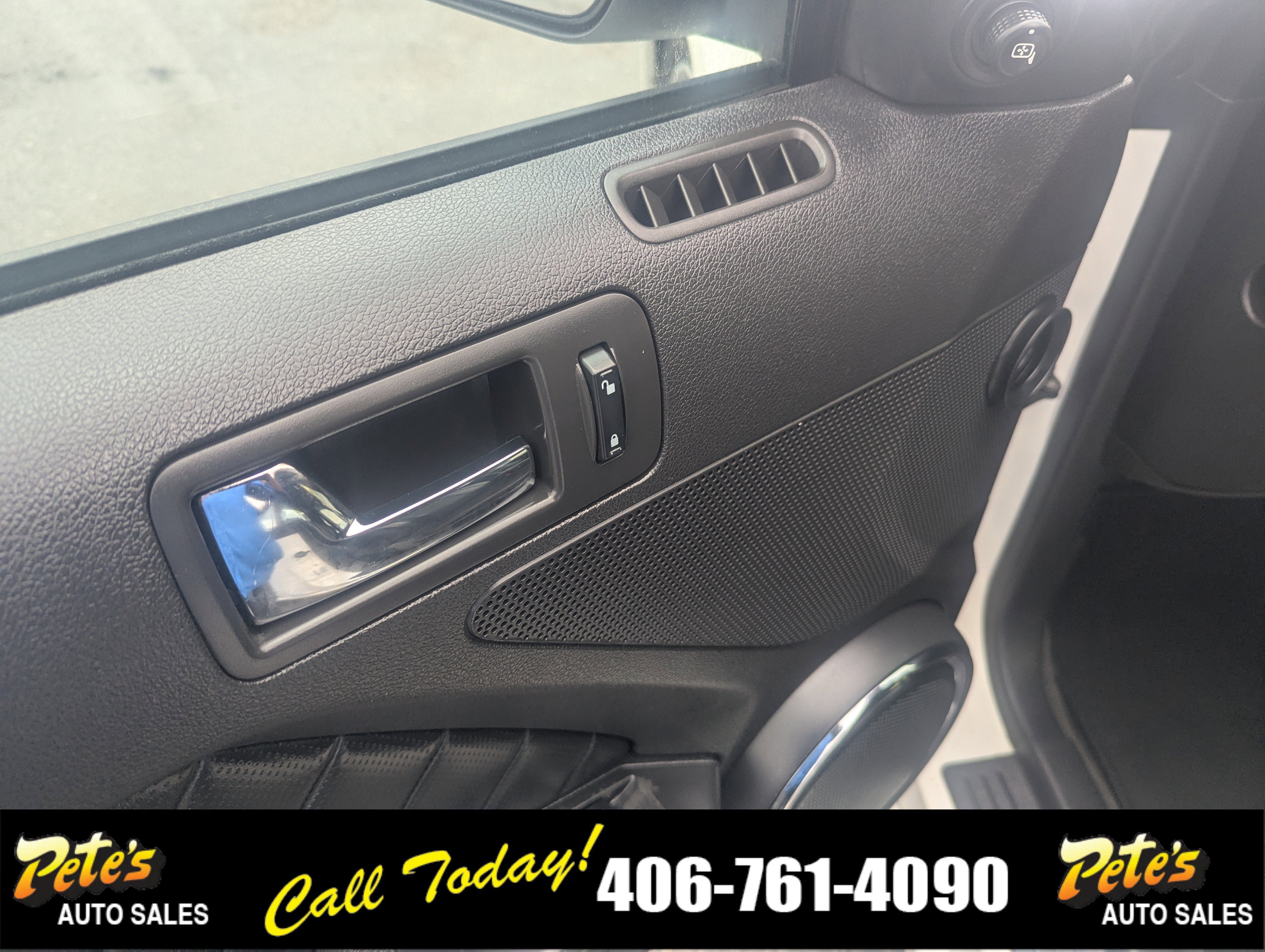 Used 2013 Ford Mustang Premium RWD image 22
