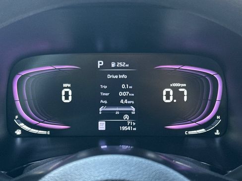 Certified 2023 Kia Soul LX FWD image 23