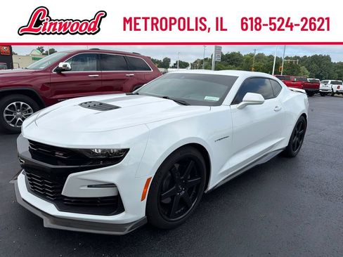 Used 2019 Chevrolet Camaro SS RWD image 1