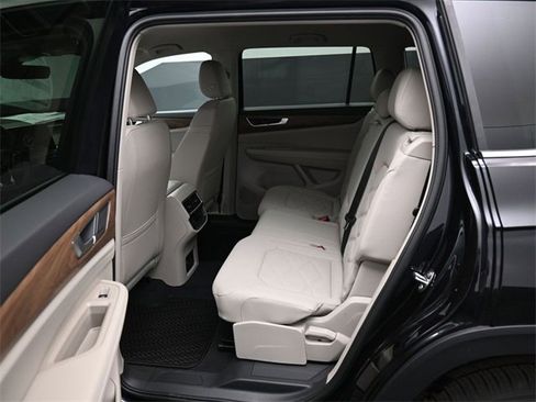 New 2026 Volkswagen Atlas SE image 11