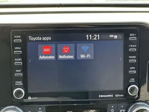 Used 2022 Toyota Highlander LE image 12