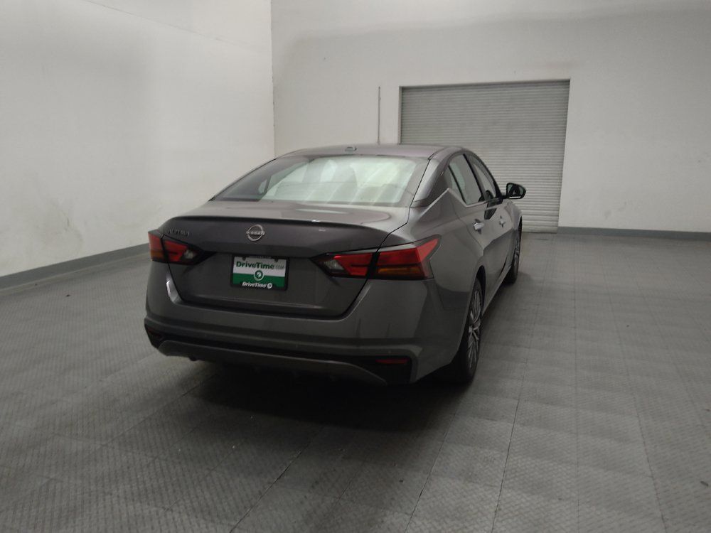 Used 2025 Nissan Altima 2.5 SV FWD image 7