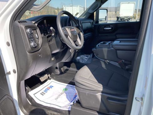 Used 2021 GMC Sierra 2500 4x4 Crew Cab w/ Convenience Package image 23
