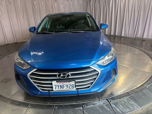 Used 2017 Hyundai Elantra SE FWD image 2