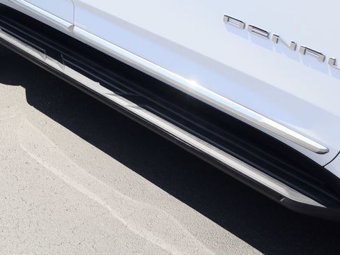 Certified 2023 GMC Yukon Denali RWD image 11