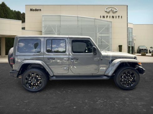 Used 2022 Jeep Wrangler Unlimited Sahara w/ Cold Weather Group AWD/4WD image 4