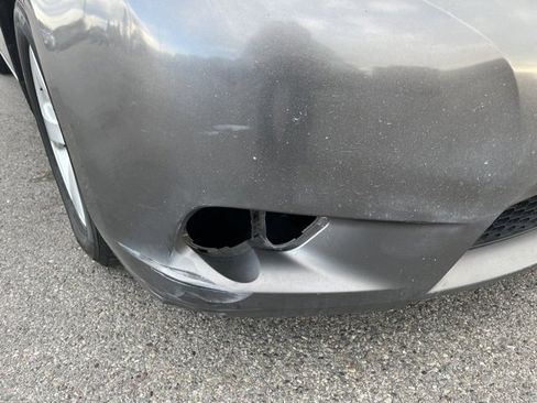 Used 2015 Toyota Sienna L image 2