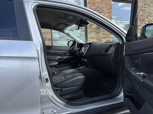Used 2025 Mitsubishi Outlander Sport SE AWD/4WD image 13